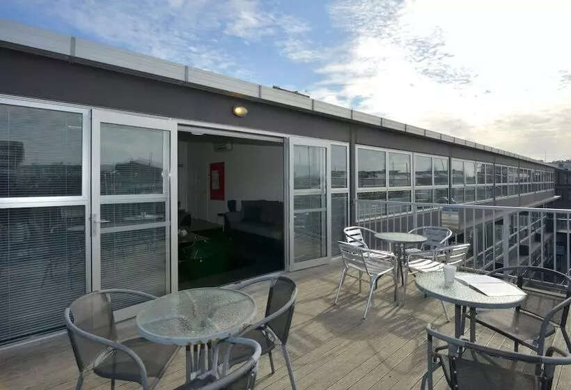 Southwark Hotel & Apartments