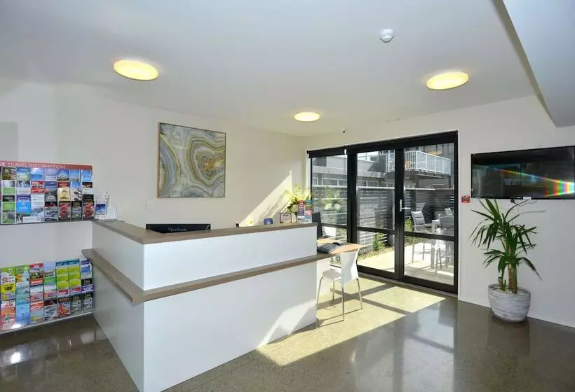 Southwark Hotel & Apartments