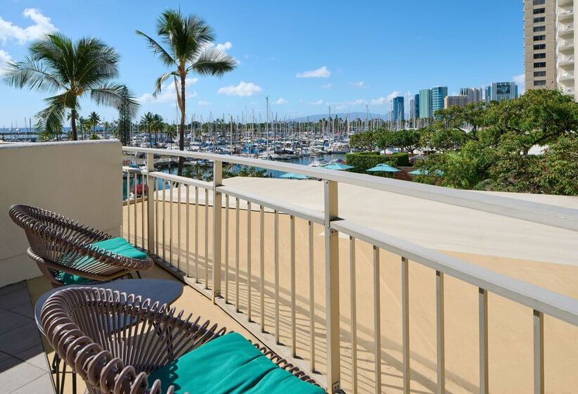Waikiki Marina Resort At The Ilikai