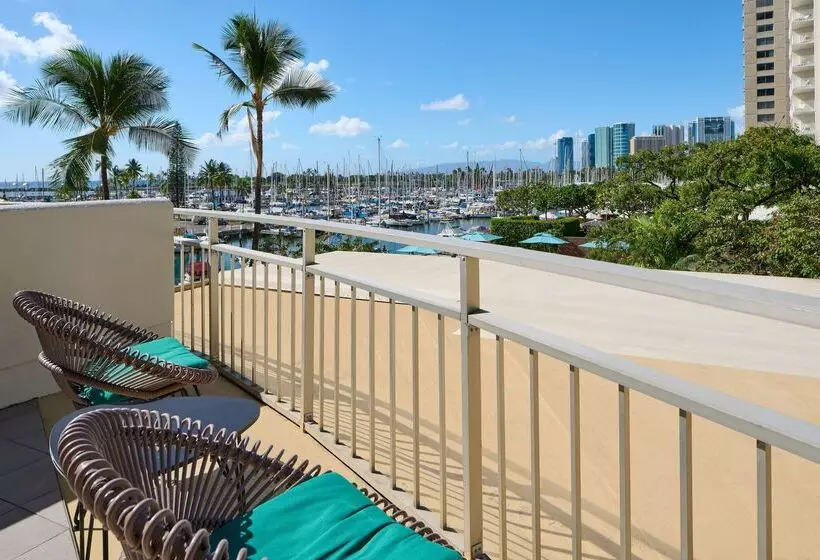 Waikiki Marina Resort At The Ilikai