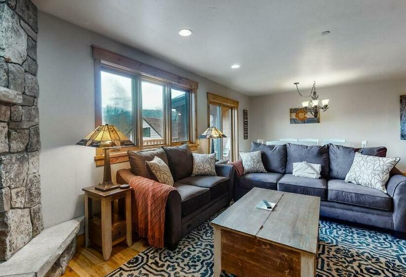 هتل Mountain Retreat On 1st