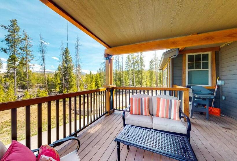 Отель Fraser Mountain Memories