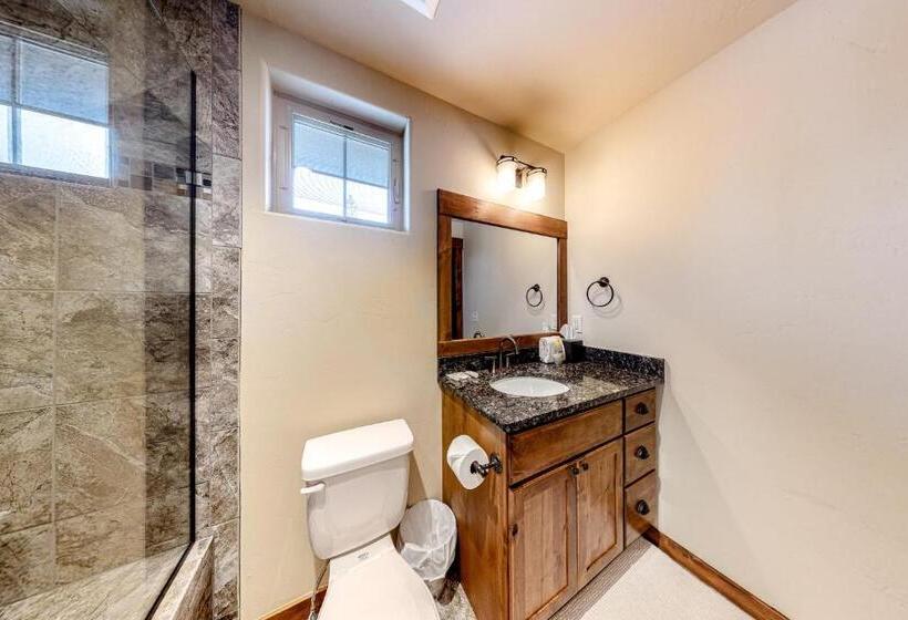 Отель Fraser Mountain Memories