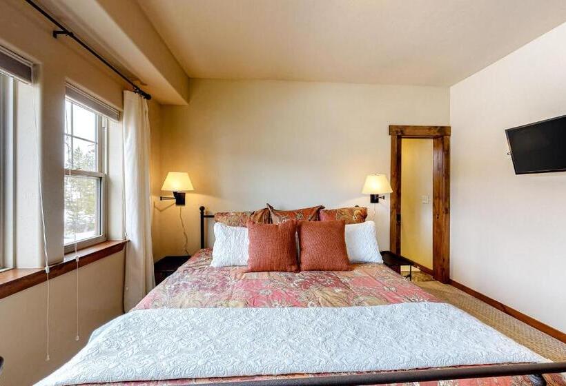 Отель Fraser Mountain Memories