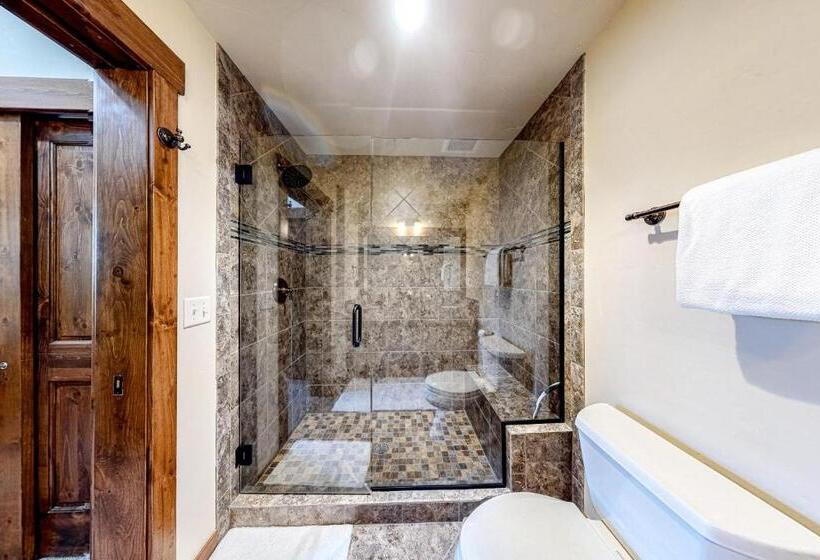 Отель Fraser Mountain Memories