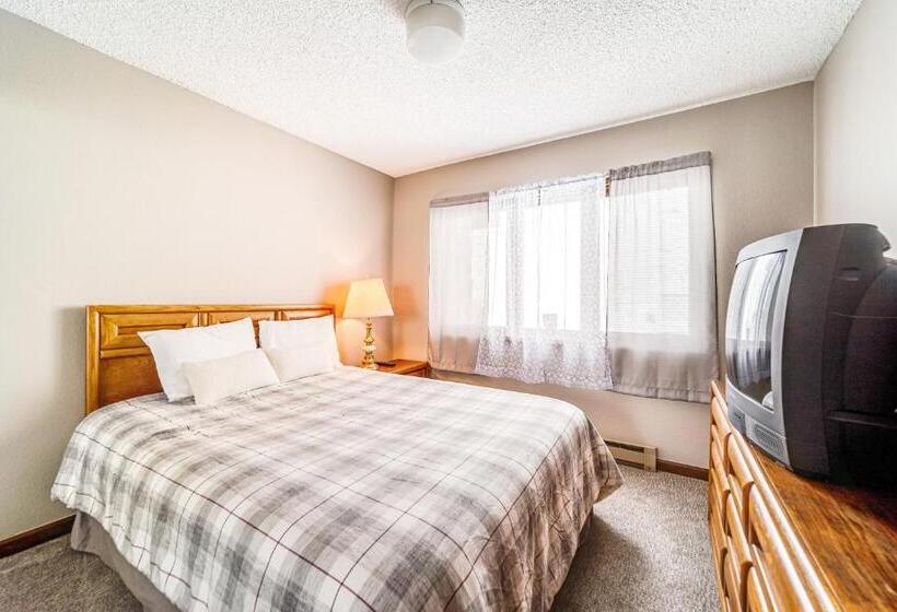 Отель Granby Condo With Views