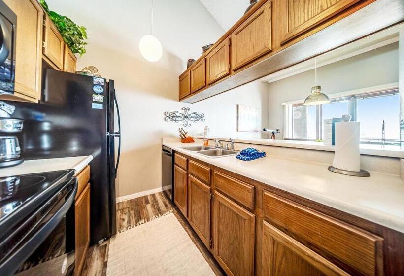 Отель Granby Condo With Views