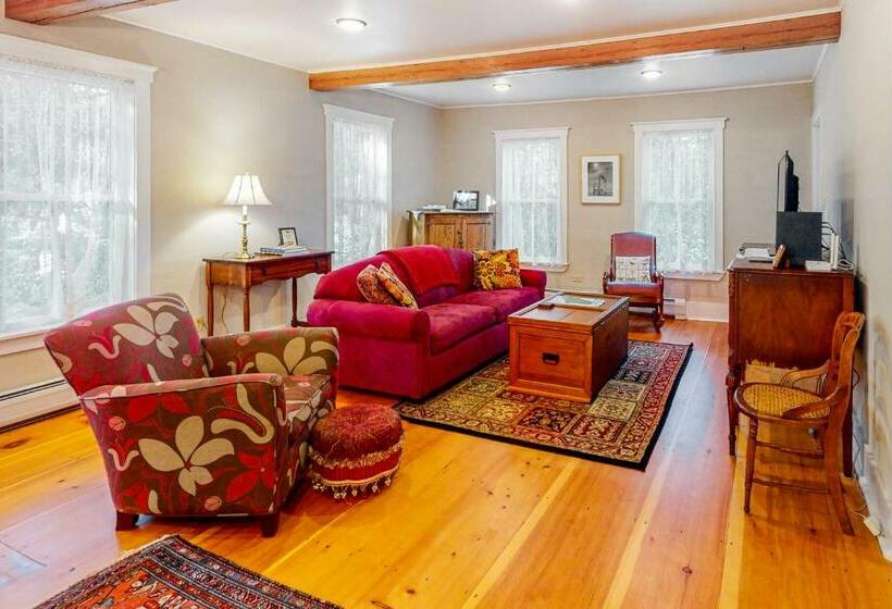 호텔 Farmhouse On The Cove