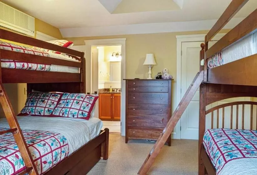 ホテル Castle Hill Condo