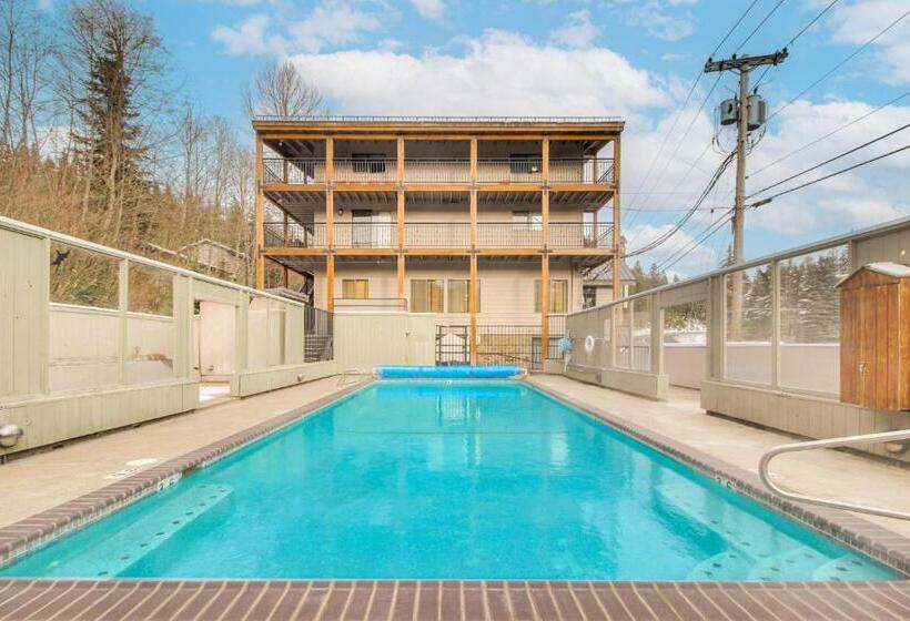 Hotel Skiway Lodge At Thunderhead