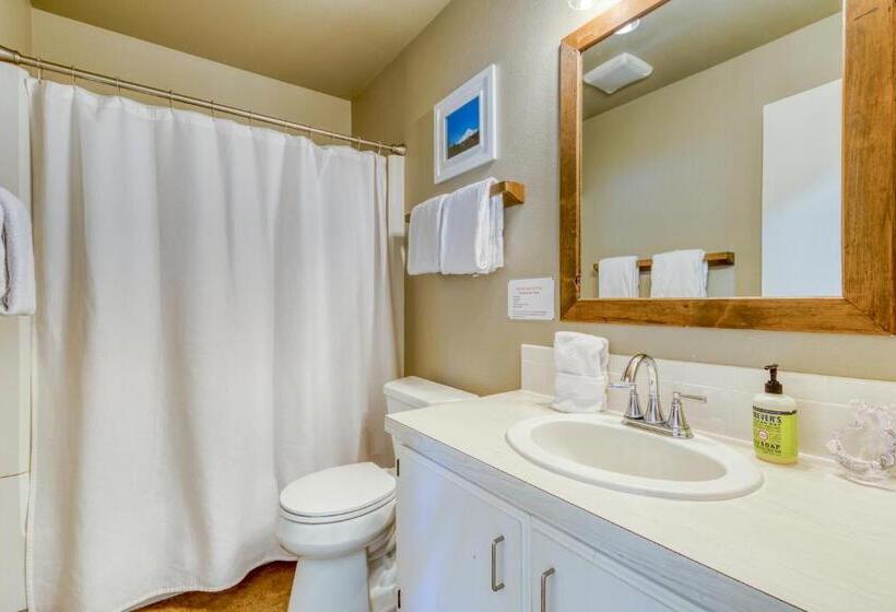 Hotel Skiway Lodge At Thunderhead