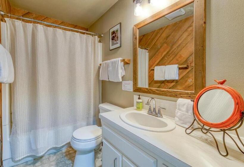 Hotel Skiway Lodge At Thunderhead