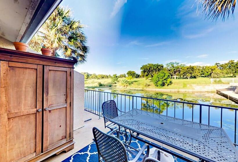 בית מלון כפרי The Landing #18