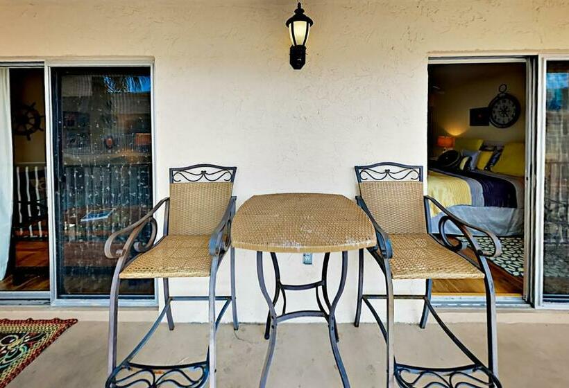 בית מלון כפרי The Palm Bay Club Unit 311