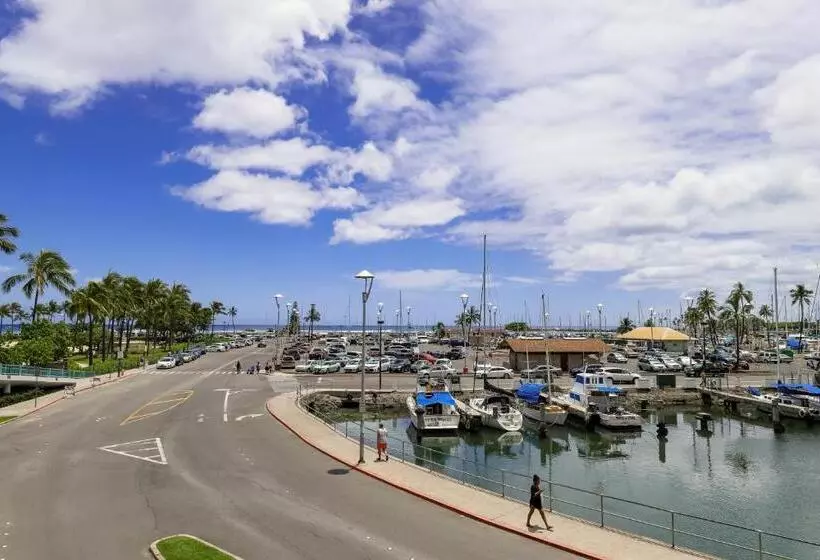 ホテル Ilikai 883