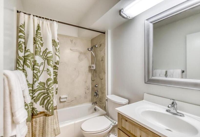 ホテル Ilikai 883