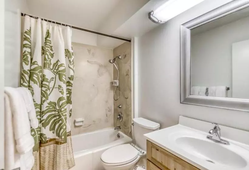 ホテル Ilikai 883