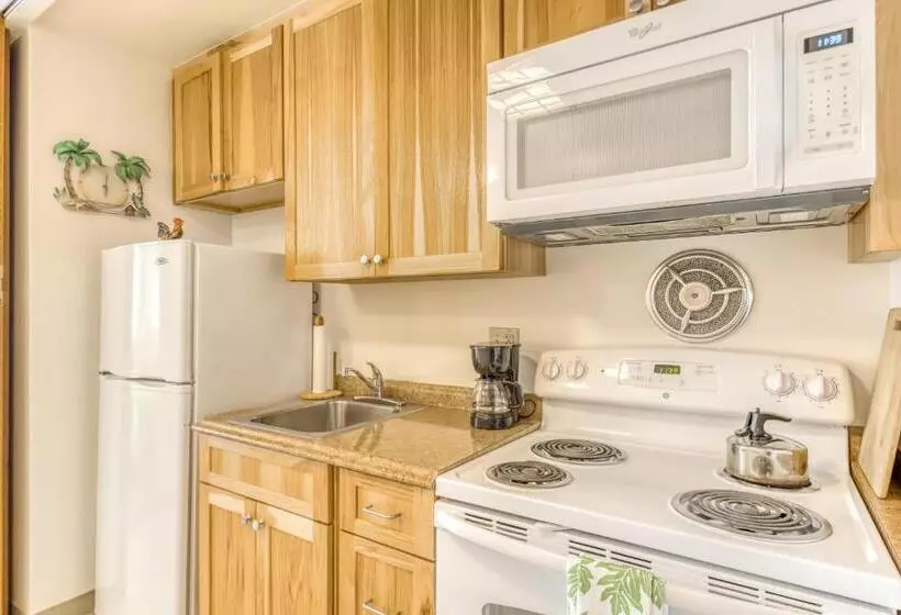 ホテル Ilikai 883