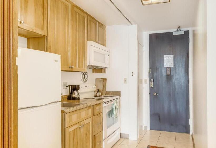 ホテル Ilikai 883