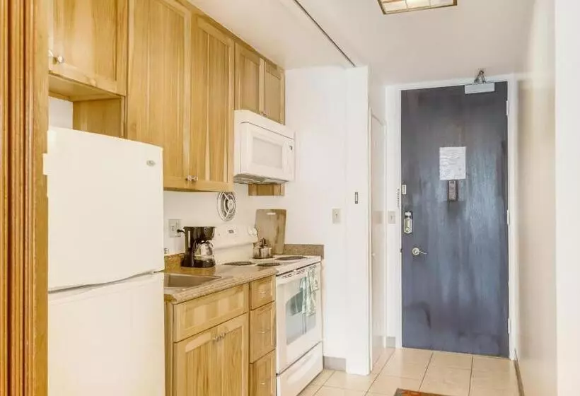 ホテル Ilikai 883