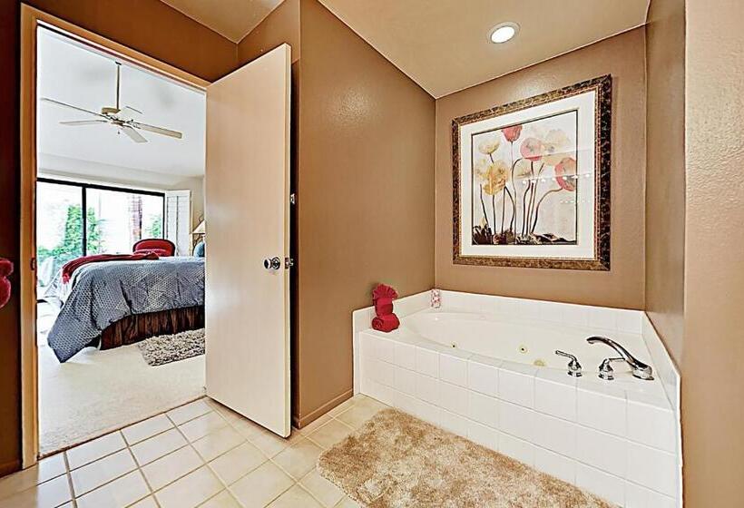 فندق Riviera Oasis