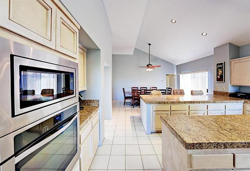 فندق Riviera Oasis