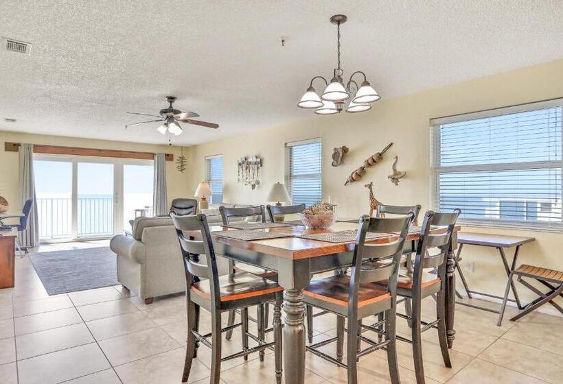 فندق Sea Breeze 702