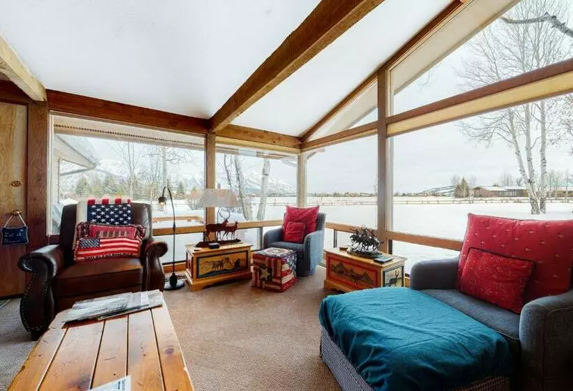 هتل The Director S Cabin