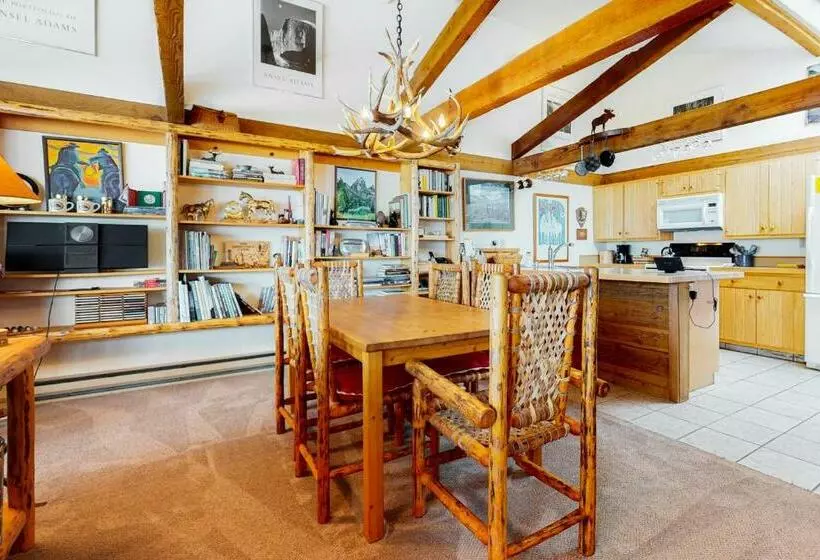 هتل The Director S Cabin