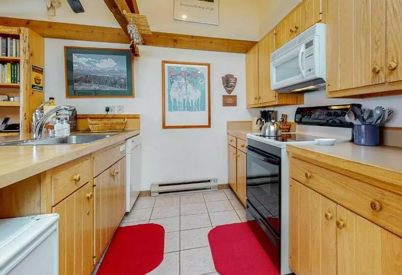 هتل The Director S Cabin