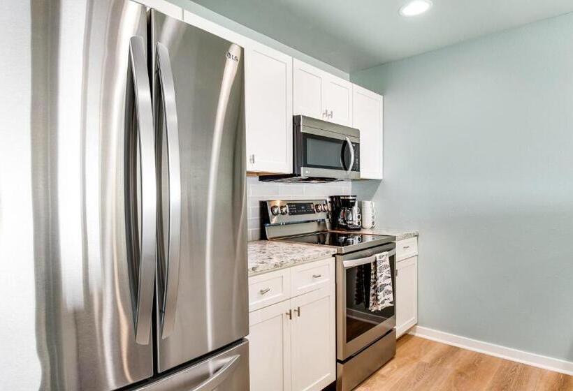 酒店 The Ocean Is Calling