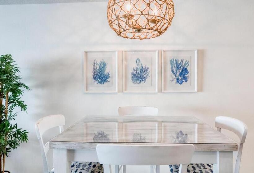 Отель Beach On The Rocks