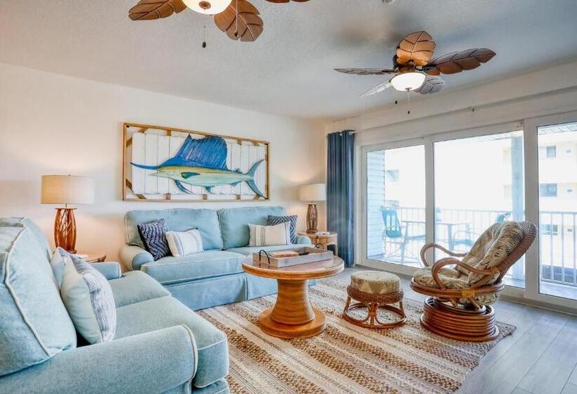 Отель Beach On The Rocks