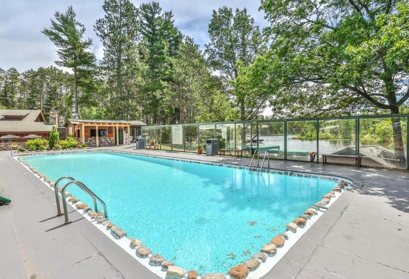 בית מלון כפרי Chippewa Retreat  Den