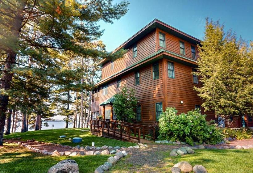 בית מלון כפרי Chippewa Retreat  Den