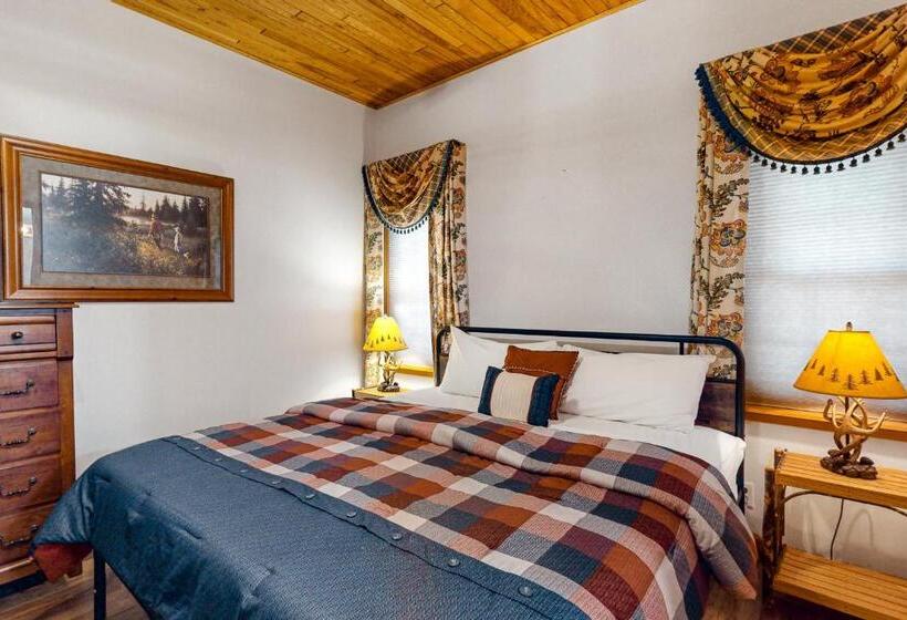 בית מלון כפרי Chippewa Retreat  Den