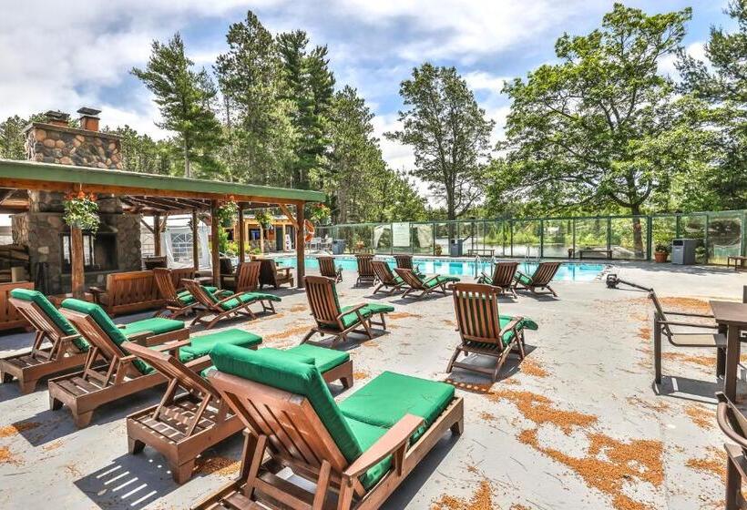 בית מלון כפרי Chippewa Retreat  Den