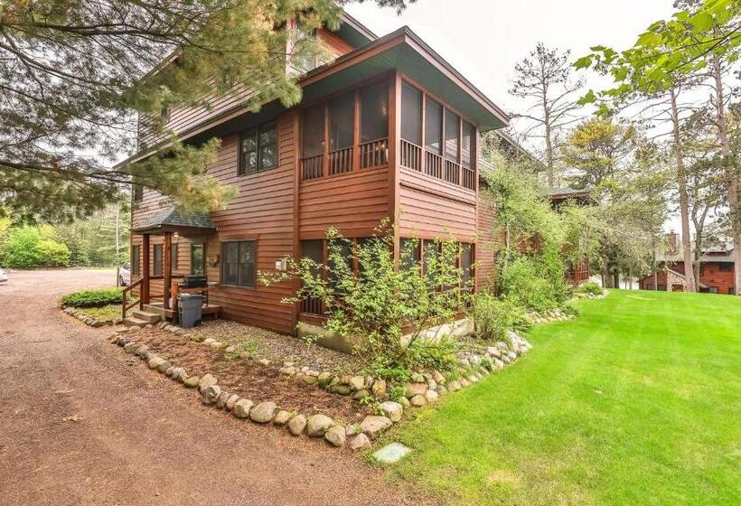 בית מלון כפרי Chippewa Retreat  Den