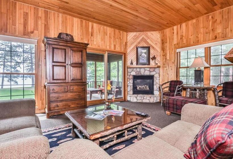 בית מלון כפרי Chippewa Retreat  Den