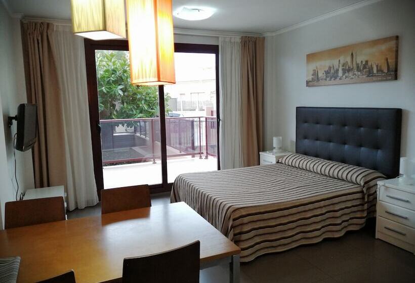 Aparthotel El Faro