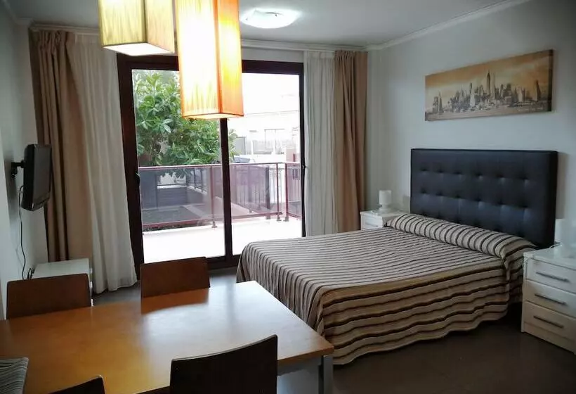 Aparthotel El Faro