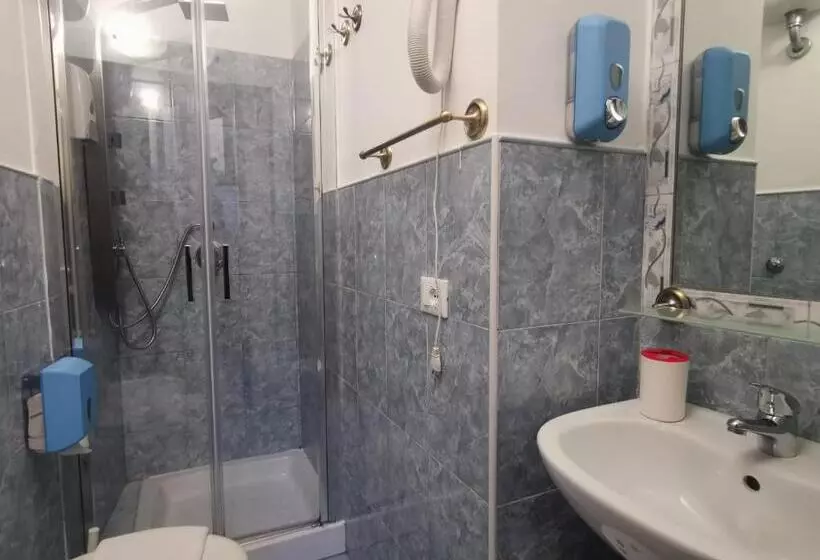 تختخواب و صبحانه Del Centro