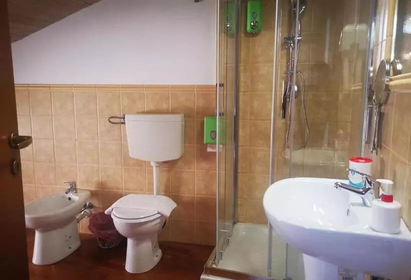 تختخواب و صبحانه Del Centro