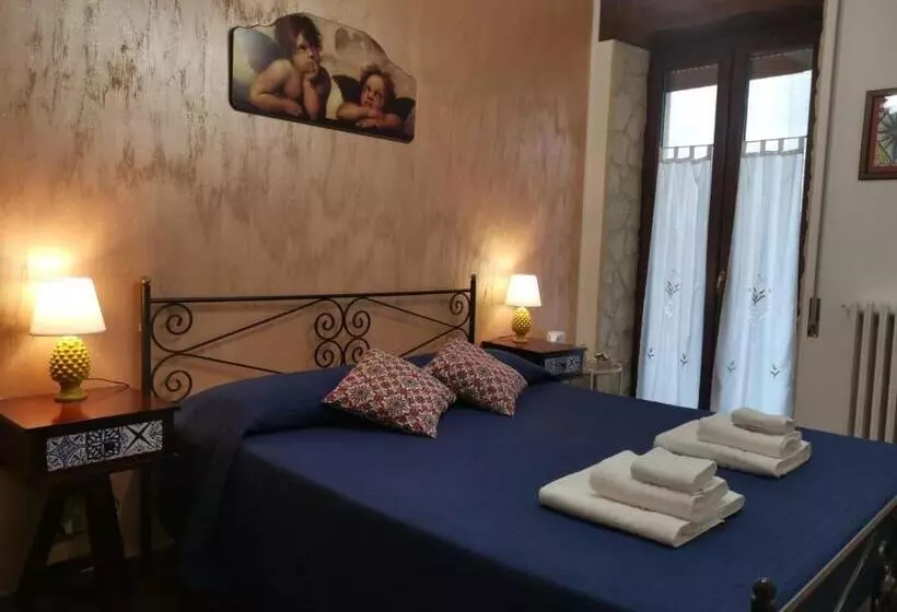 تختخواب و صبحانه Del Centro