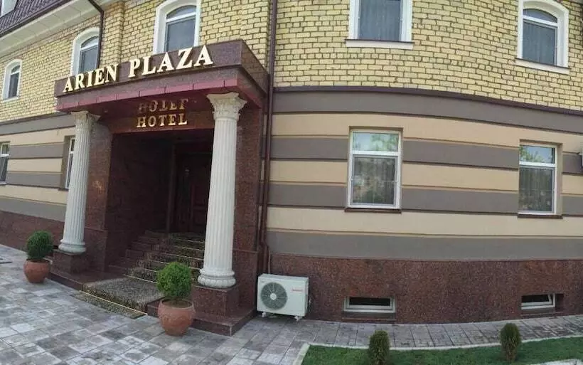 Hotel Arien Plaza