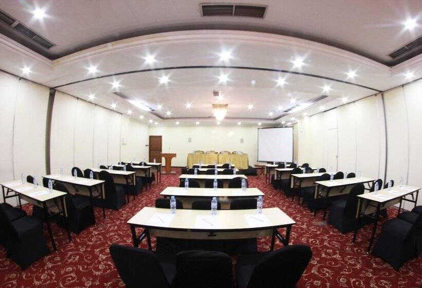 Otel Grand Pangrango