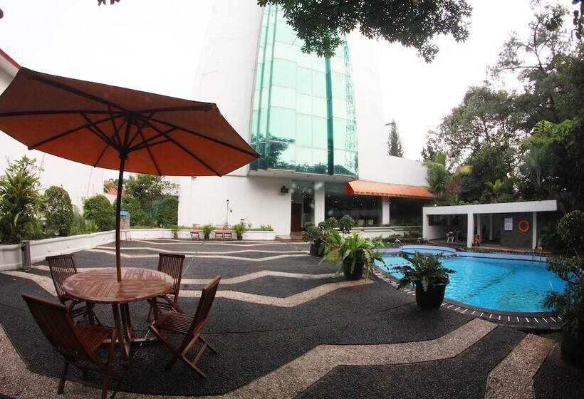 Otel Grand Pangrango
