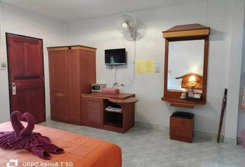 בית מלון כפרי D.r. Lanta Bay Resort