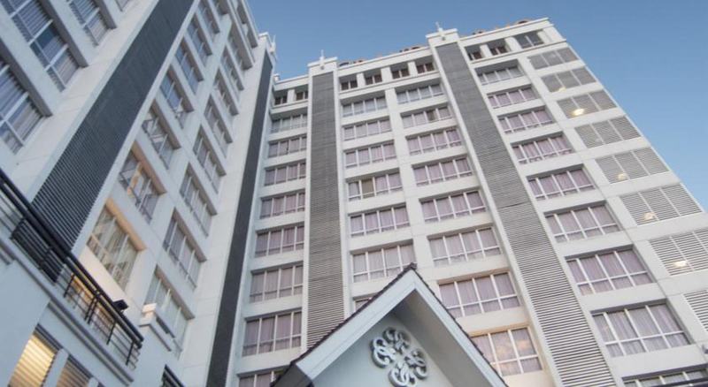 Hotel Grand Darmo Suite By Amithya