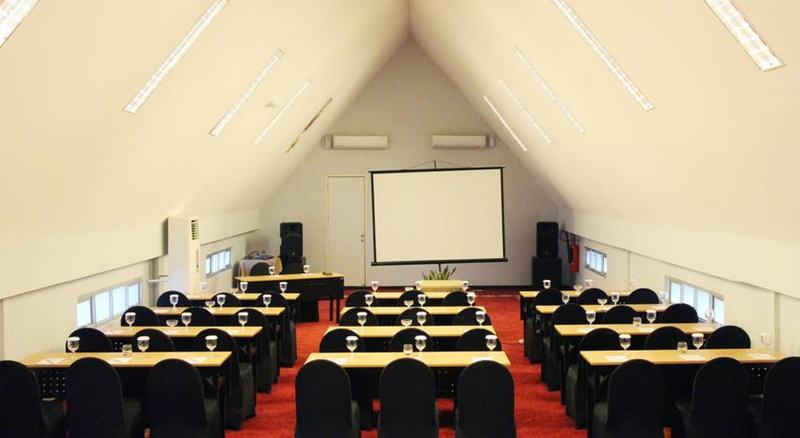 Hotel Grand Darmo Suite By Amithya